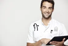 اگه میخوای روز جهانی پرستار رو به پدر و مادرت تبریک بگی با ما همراه شو !