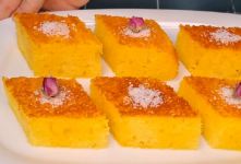 طرز تهیه کیک باقلوا شربتی زعفرانی بدون فر در تابه؛ خوشمزه، نرم و مجلسی