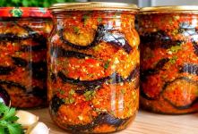 طرز تهیه کنسرو خوراک بادمجان با گوجه و فلفل؛ ۲ روش خانگی و خوشمزه