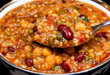 طرز تهیه آش حبوبات و برنج با آلو بخارا؛ مقوی و خوشمزه