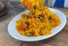 طرز تهیه لوبیا پلو گیاهی با سس سبزیجات و ته دیگ سیب زمینی