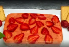 تهیه دسر ژله توت فرنگی خوشمزه / دسر ژله توت فرنگی مجلسی