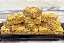 نحوه تهیه حلوا کنجدی رژیمی بدون شکر / حلوا کنجدی بدون روغن
