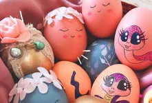 آموزش نقاشی و کالیگرافی روی تخم مرغ های هفت سین!