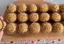 توپک خرمایی: طرز تهیه توپک خرمایی سریع و راحت مقوی و بدون شکر