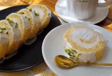 طرز تهیه رولت ۳ سوته نرم و خوشمزه ، بدون فر و ترازو!
