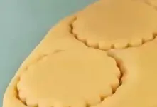 شیرینی فوری و ارزان بدون کره و همزن و استراحت خمیر!