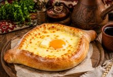 طرز تهیه خاچاپوری؛ نان پنیری معروف گرجستان با طعمی بی نظیر