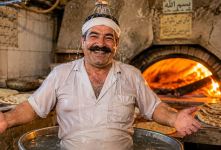 وقتی دمای اهواز به ۵۱ درجه رسید؛ ابتکار جالب شاطر اهوازی برای فرار از گرما وایرال شد
