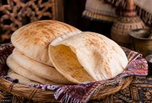 نان پیتای خانگی مخصوص شاورما؛ نرم، لطیف و کاملاً پف کرده!