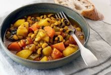 خوراک لوبیا چشم بلبلی با سیب زمینی؛ یک غذای ساده، خوش عطر و سیرکننده برای روزهای شلوغ