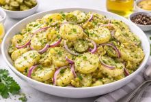 طرز تهیه سالاد سیب زمینی و پیاز؛ یک سالاد ساده، خوشمزه و سیرکننده