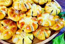 کلوچه خرما و روغن ذرت؛ کلوچه ای نرم و اسفنجی با مغز خرمایی خوش عطر