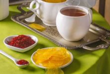 طرز تهیه پولکی زعفرانی اصفهانی؛ نازک، شفاف و ترد مثل پولکی های قنادی