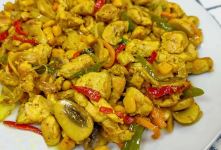 طرز تهیه خوراک مرغ مکزیکی؛ یک غذای رنگارنگ و خوشمزه با مرغ، قارچ و ذرت