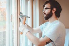 ترک کوچکی روی پنجره؛ داستانی درباره غفلت از مشکلات کوچک
