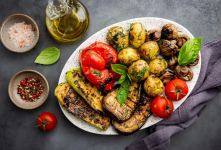 سبزیجات کبابی مجلسی بدون گوشت؛ یک غذای رنگارنگ و خوشمزه که همه عاشقش می شوند!