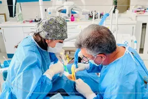 ایا ایمپلنت فوری و لمینت دیجیتال فقط در یک جلسه امکان پذیر است؟