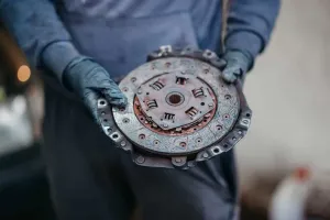 مزایا و معایب کوبیدن دیسک و صفحه کلاچ