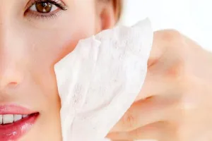 مضرات دستمال مرطوب برای صورت / نکاتی که باید بدانید