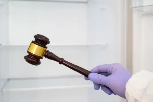 ادامه ممنوعیت جراحی های زیبایی برای پزشکان عمومی