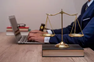 بررسی تفاوت تفویض وکالت و توکیل وکالت