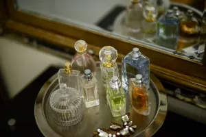 دلایل دیسکانتینیو شدن عطرها و تأثیر آن بر بازار