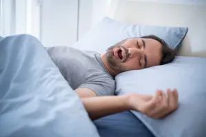 خروپف چه ارتباطی با مشکلات قلبی دارد ؟!