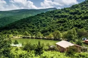 سفر به دریاچه قو ، جذاب و باشکوه