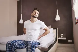 نقش سفتی و جنس تشک در جلوگیری از درد سیاتیک
