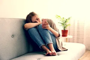 چرا احساس بغض و گریه کردن دارم؟