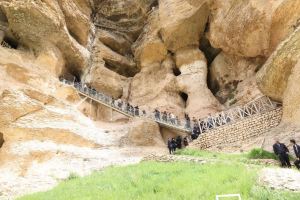 غار کرفتو؛ شاهکار معماری صخرهای ایران در دل کردستان