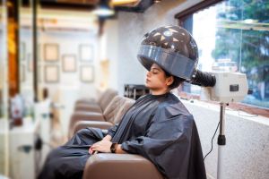 بخور مو جهت جلوگیری از شکستگی و خشکی موها