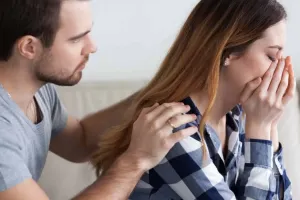 بیش از 200 جمله تاثیرگذار برای دلداری دادن به فرد ناراحت