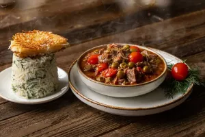 دستور پخت خورشت تن ماهی مجلسی و سریع در ۴۰ دقیقه
