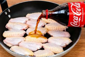 دیگه بال مرغ سرخ نکنید! طرز تهیه بال مرغ برشته با نوشابه