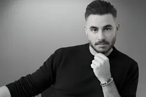 بیوگرافی مایک امیری طراح مد ایرانی آمریکایی و مؤسس برند امیری