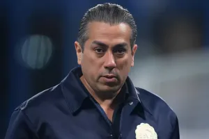 بیوگرافی بهداد اقبالی: دومین ایرانی ثروتمند دنیا و مالک جدید چلسی