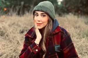 بیوگرافی عاطفه باقری (زن رحمت پایتخت) + زندگی شخصی،هنری و تصاویر