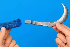 ترفند ساخت دسته داس با لوله پلاستیکی؛ آسان و کم هزینه