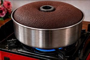 کیک شکلاتی بدون فر؛ ساده ترین و خوشمزه ترین کیک قابلمه ای