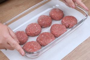 طرز تهیه یک خوراک خوشمزه و متفاوت با گوشت چرخ کزده / دیگه تکراری نپز