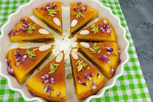 طرز تهیه خاگینه مغزدار مجلسی با ماست و تخم مرغ؛ بدون فر با چند ماده ساده
