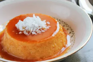 طرز تهیه کارامل زعفرانی دسر خوشمزه و شگفت‌انگیز برای مهمانی‌ها