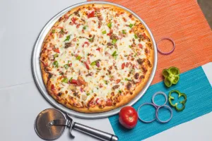 آموزش مرحله به مرحله تهیه پیتزا سوپریم با مواد اولیه تازه