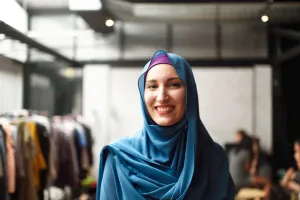 داشتن حجاب زیبا : نکاتی برای انتخاب چادر، روسری و مانتو مناسب