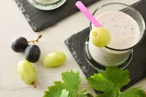 طرز تهیه میلک شیک انگور مرحله به مرحله