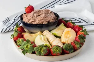 طرز تهیه دیپ میوه، دسر خوشمزه و سالم برای مهمانی ها