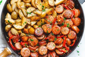 طرز تهیه خوراک سوسیس سیب زمینی سریع و خوشمزه