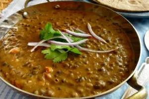 طرز تهیه خوراک سنتی بابایاری ایلامی با عدس و سبزیجات